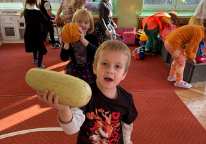 dzieci podczas zabaw z okazji "Dnia Dyni"