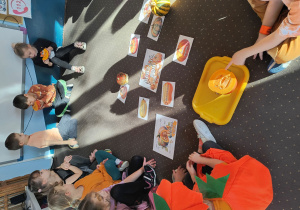 Zajęcia w kole na dywanie 3