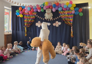 10 wspólne zabawy na sali