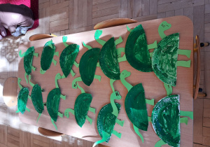 Diplodoki z talerzyka